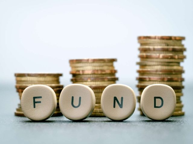 ΠΡΟΚΛΗΤΙΚΗ ΡΥΘΜΙΣΗ ΥΠΕΡ ΤΡΑΠΕΖΩΝ ΚΑΙ FUNDS ΑΠΟΔΥΝΑΜΩΝΕΙ ΤΟ ΔΙΚΑΙΩΜΑ ΔΙΚΑΣΤΙΚΗΣ ΠΡΟΣΤΑΣΙΑΣ ΤΩΝ ΠΟΛΙΤΩΝ